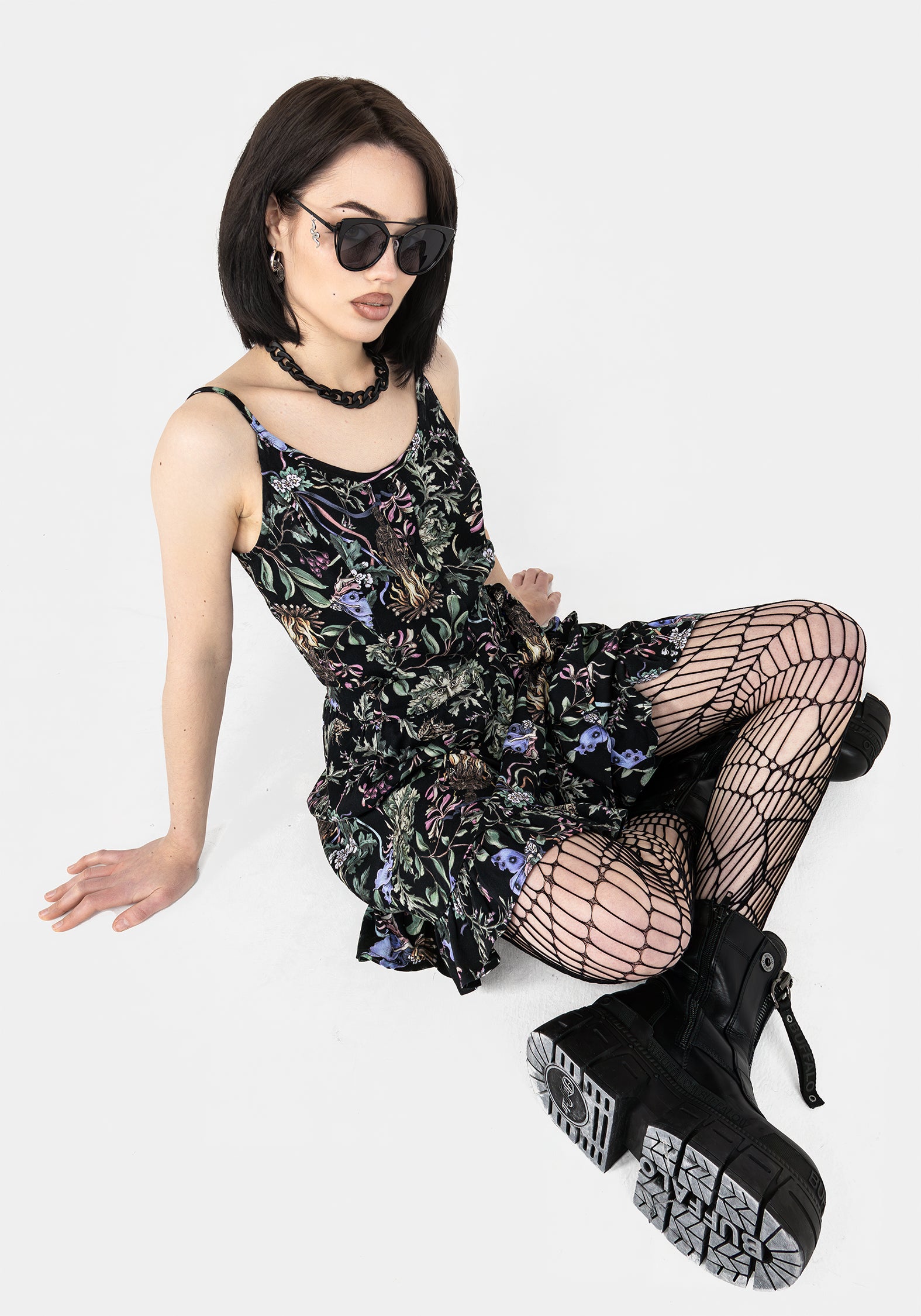 Charmed Snake Sunglasses – Disturbia